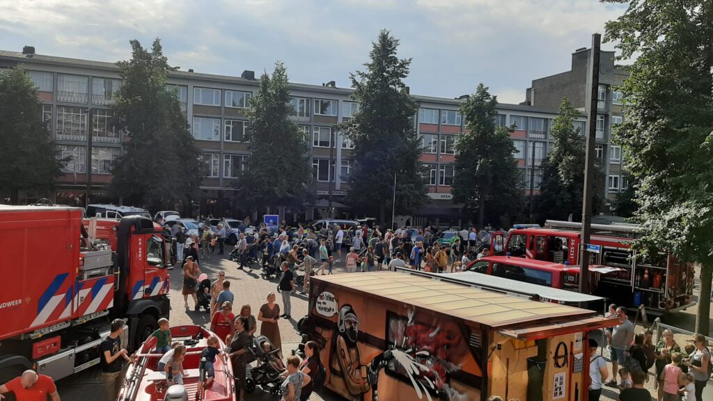 Zaterdag 24 augustus a.s. staat de Zwaailichtendag weer op het programma! Of je nu in het Stadpark bent of op de Markt in Kerkrade: de loeiende sirenes van onze hulpdiensten kom je overal tegen!