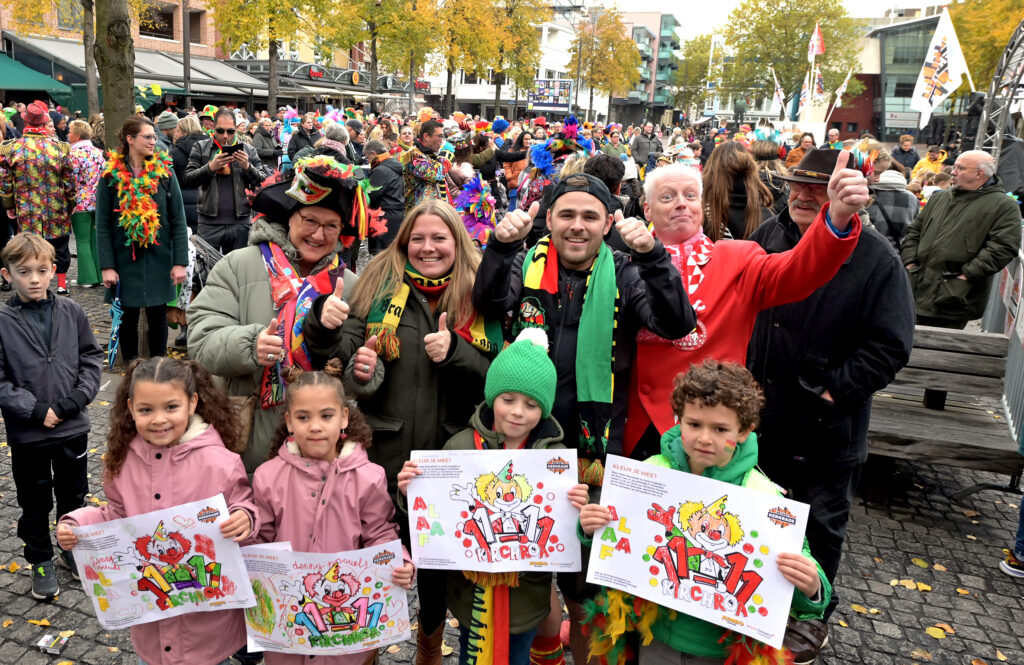 Kerkrade opent het carnavalsseizoen met het inmiddels vertrouwde evenement 11-11 Kirchroa. Organisator Hans Hirsch heeft bewust gekozen voor een andere opzet, omdat deze dag dit jaar op een maandag valt. Natuurlijk is er zoals altijd het programma met populaire Kerkraadse artiesten.